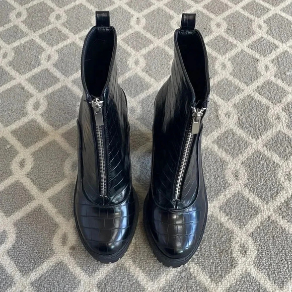 PrettyLittleThing Cleated Sole Zip Front High ankle Bootie Black Women’s size 7 - Picture 3 of 16